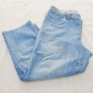 Venezia women's plus size capri jeans size 16